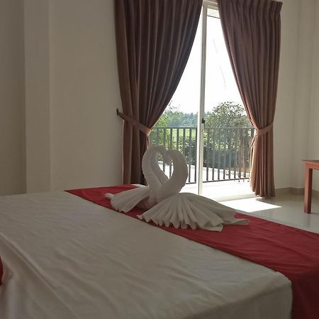 Grand Riverine Bed and Breakfast Kotugoda Buitenkant foto