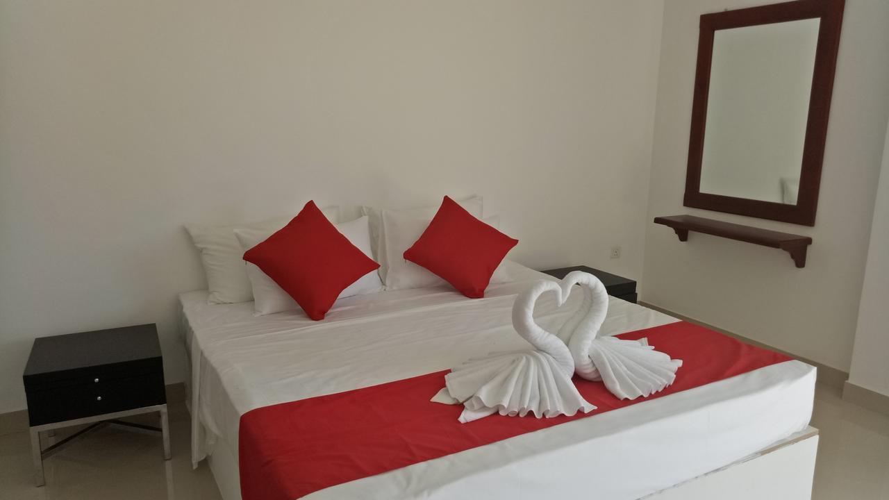 Grand Riverine Bed and Breakfast Kotugoda Buitenkant foto