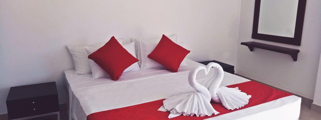Grand Riverine Bed and Breakfast Kotugoda Buitenkant foto