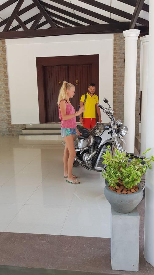 Grand Riverine Bed and Breakfast Kotugoda Buitenkant foto