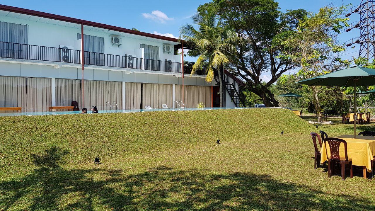 Grand Riverine Bed and Breakfast Kotugoda Buitenkant foto